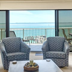 Classic & Comfortable Oceanfront Condo