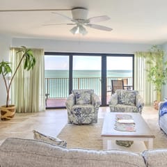 Cool & Clean Top Floor Remodeled Oceanfront Condo