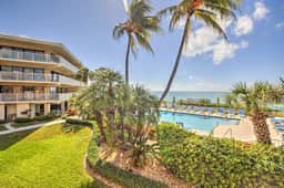 Welcoming & Tropical Oceanfront 3bd/3bath Townhouse
