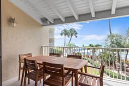 Relaxed and Easy Oceanfront Townhouse