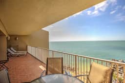 Cool & Clean Top Floor Remodeled Oceanfront Condo