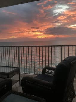 Luxuriously Remodeled & Expansive Wraparound Ocean Views