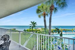 Nautical Oceanfront Escape - Image 5