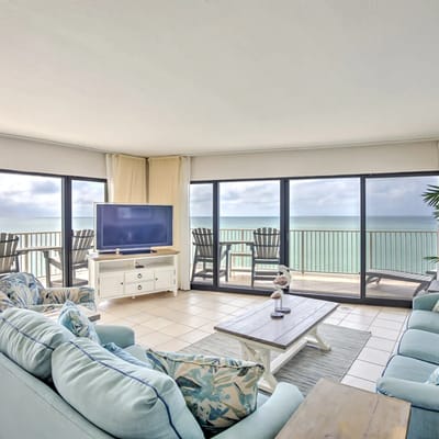 Stunning 180° Open Water Views