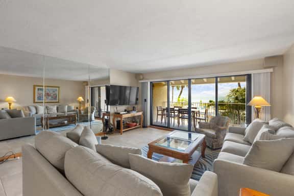 Relaxed and Easy Oceanfront Townhouse - Image 1