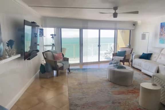 Paradise Found: Stunning Oceanfront 2 bed/2.5 bath Condo - Image 1