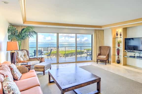 Remodeled Tommy Bahama Oceanfront Condo - Image 1