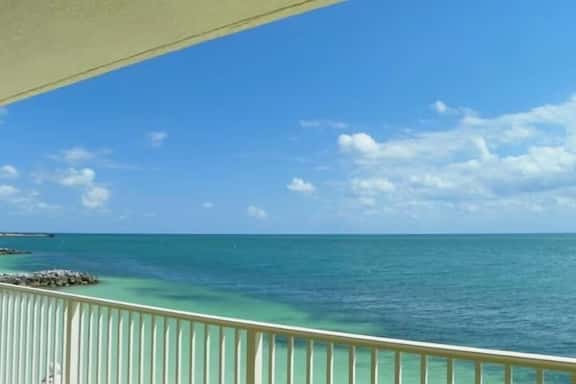 Luxuriously Remodeled & Expansive Wraparound Ocean Views - Image 1