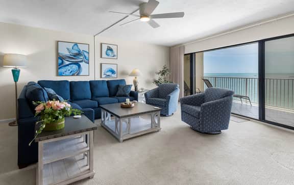 Classic & Comfortable Oceanfront Condo