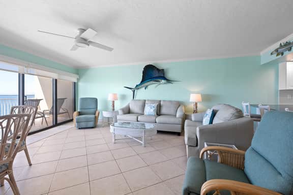 Recently Refreshed, Light & Bright Top Floor Oceanfront Condo