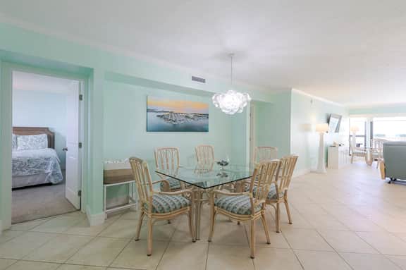 Recently Refreshed, Light & Bright Top Floor Oceanfront Condo