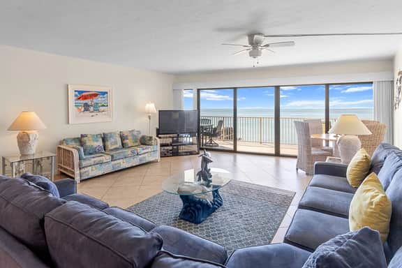 Family friendly 2bedroom+bunkroom/2.5bath oceanfront condo