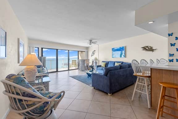 Family friendly 2bedroom+bunkroom/2.5bath oceanfront condo