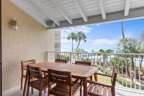 Relaxed and Easy Oceanfront Townhouse