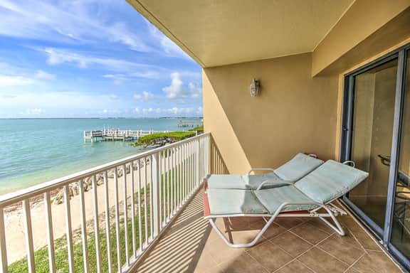 Fresh & Light Oceanfront Condo