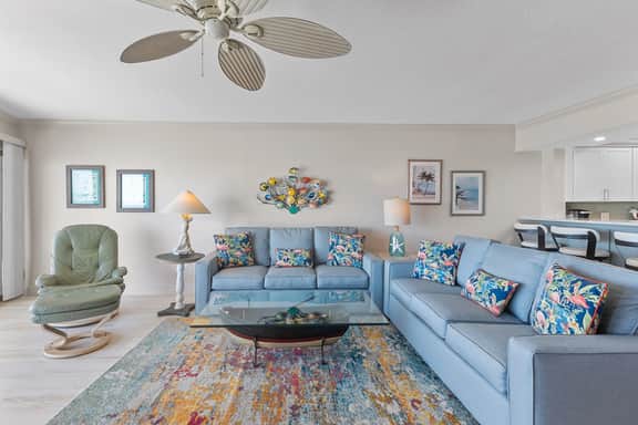 Fresh & Light Oceanfront Condo