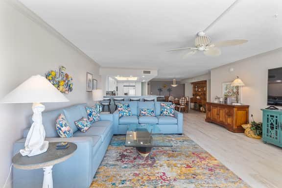 Fresh & Light Oceanfront Condo