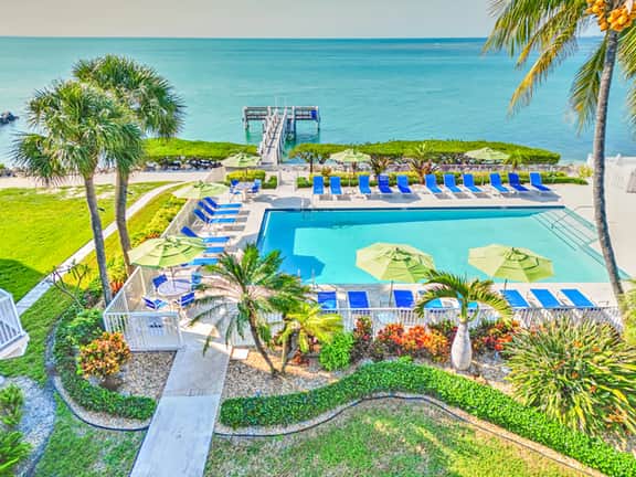 Clean & Comfortable Multi-level Oceanfront Townhouse