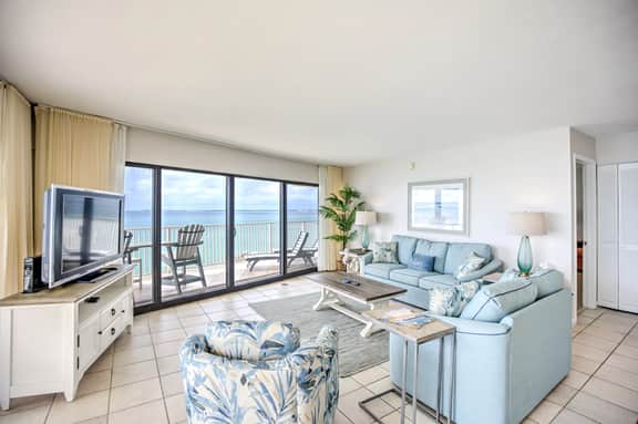 Stunning 180° Open Water Views
