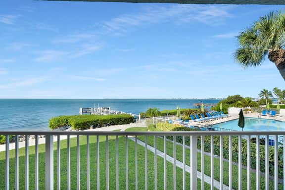Nautical Oceanfront Escape - Image 2