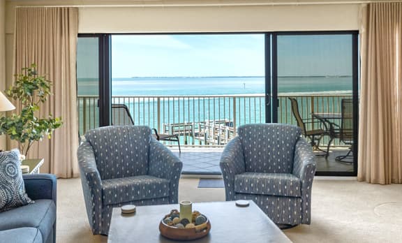 Classic & Comfortable Oceanfront Condo