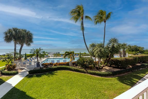 Fabulous Florida Keys Oceanfront Townhouse #10