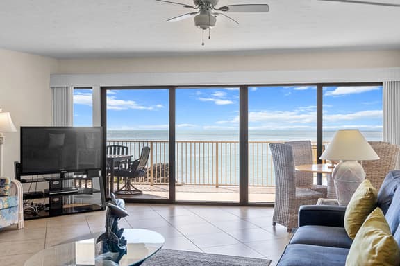 Family friendly 2bedroom+bunkroom/2.5bath oceanfront condo