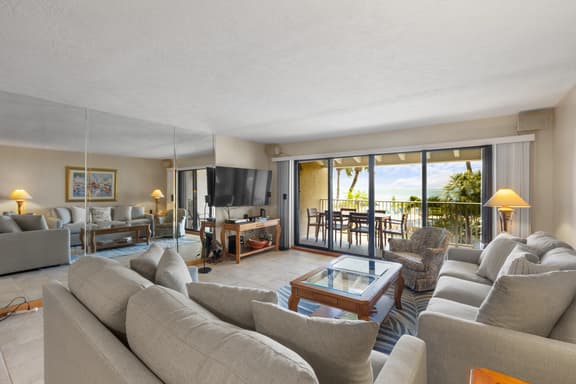 Relaxed and Easy Oceanfront Townhouse