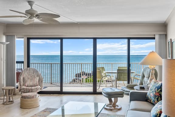 Fresh & Light Oceanfront Condo